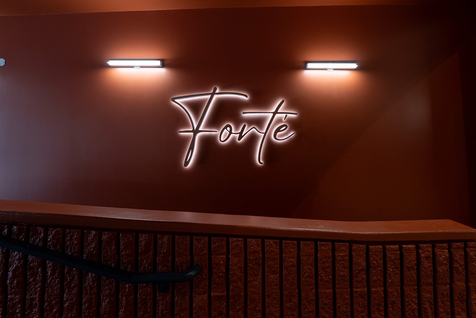 Forte Pickleball neon logo