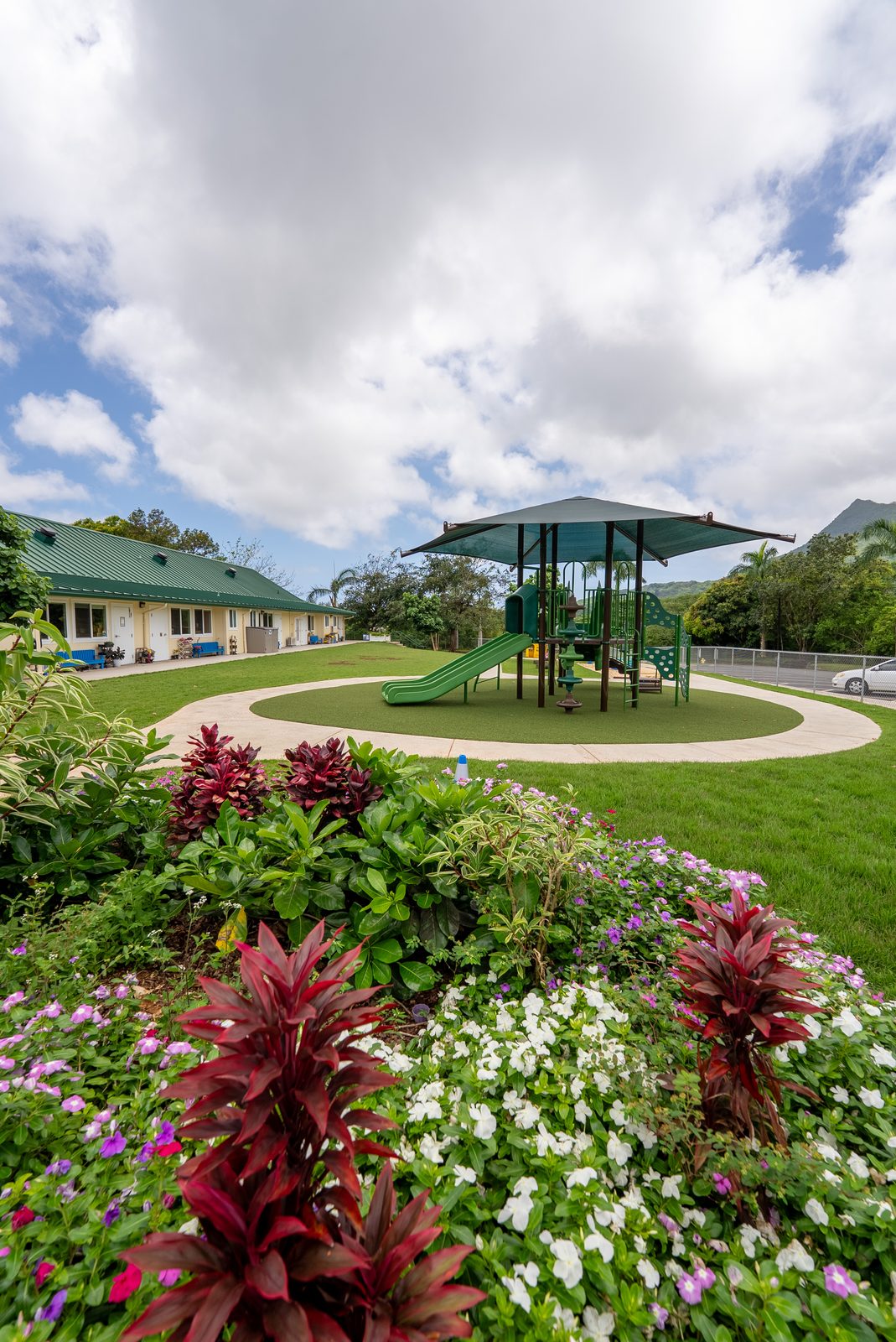 Le Jardin Academy landscaping and grounds